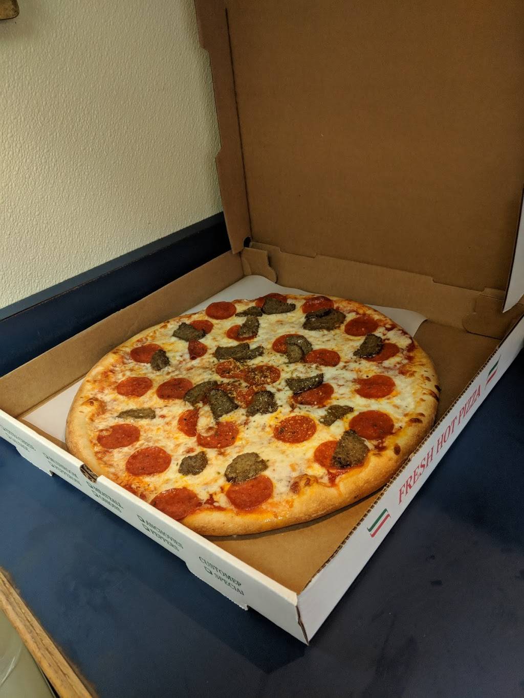 Leonardos Restaurant | restaurant | 1377, 1267 Liberty St # A, Franklin, PA 16323, USA | 8144328421 OR +1 814-432-8421