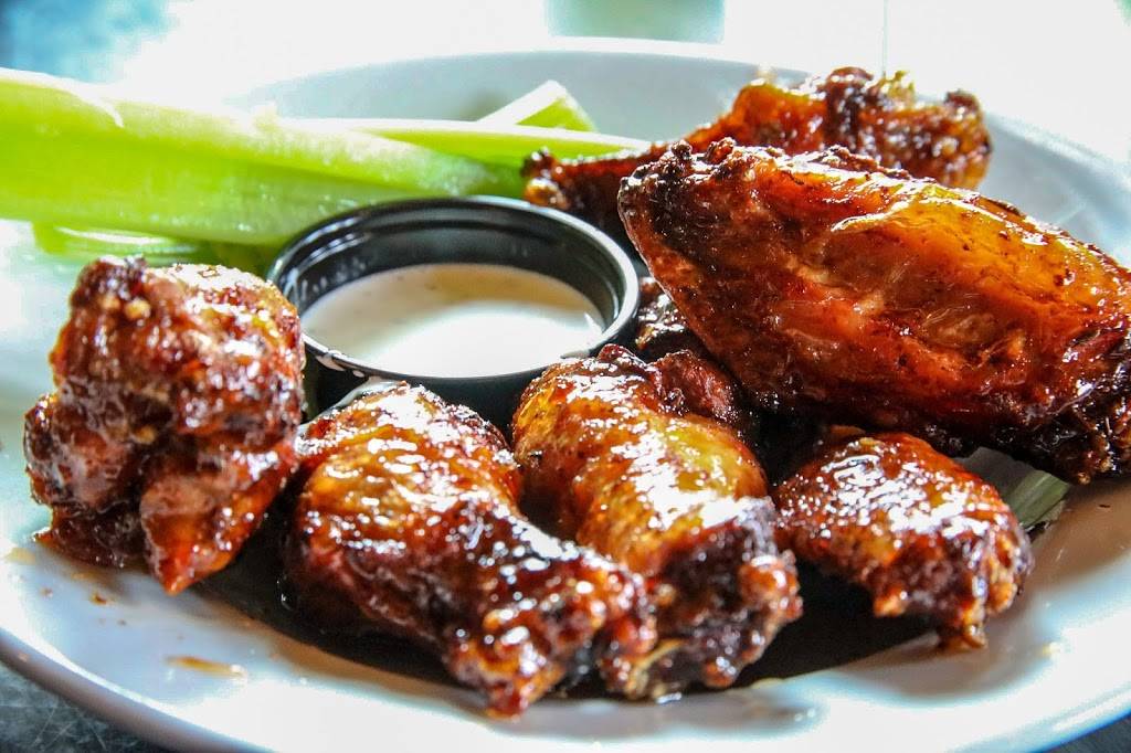 Social Tap Ventura | restaurant | 1105 S Seaward Ave, Ventura, CA 93001, USA | 8056678485 OR +1 805-667-8485