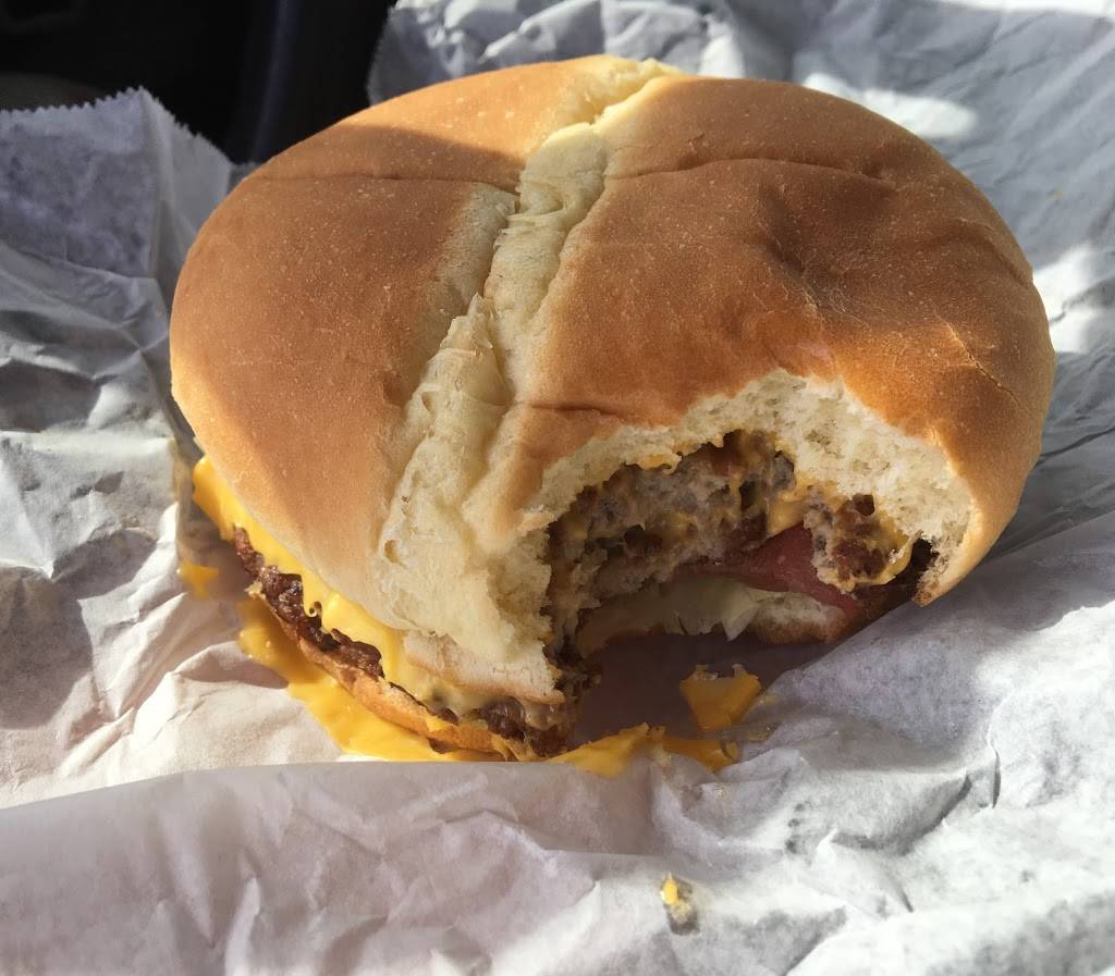 Debbies Drive Inn | restaurant | 157 W Broadway St, Newport, TN 37821, USA | 4236139399 OR +1 423-613-9399