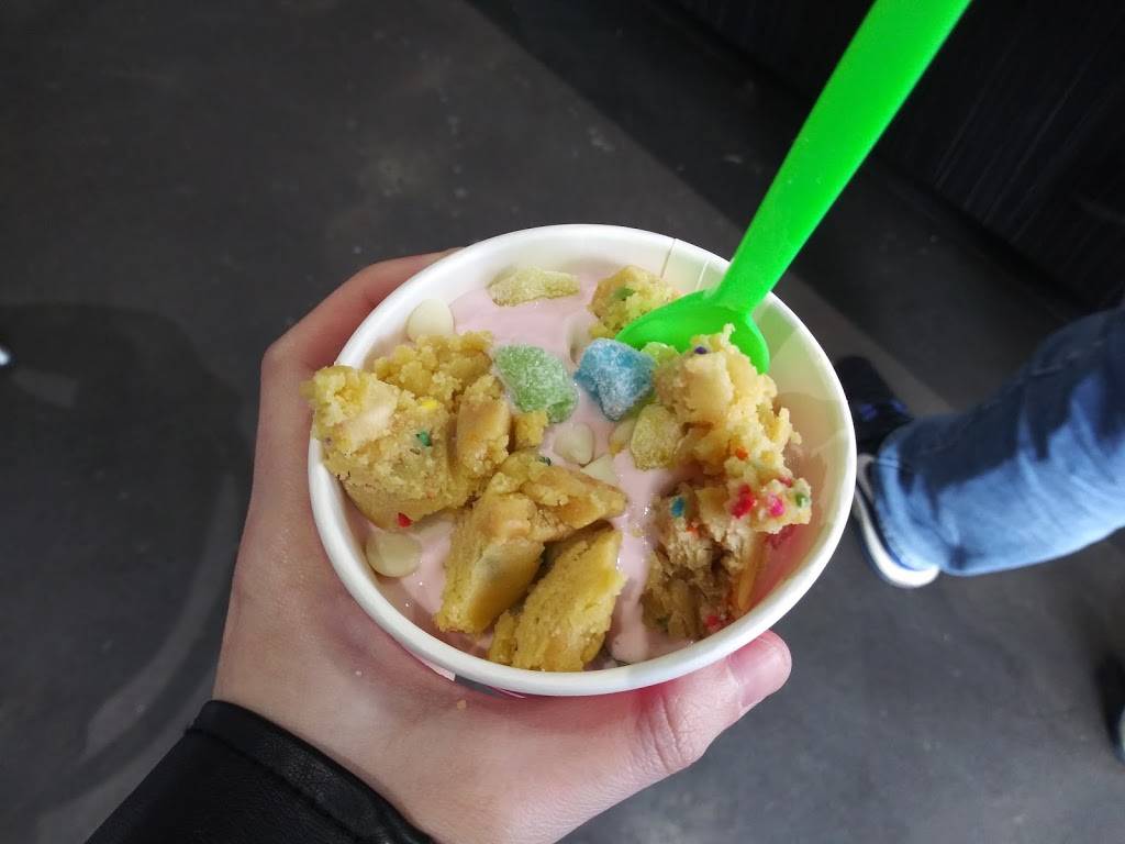 Lemonberry Frozen Yogurt | restaurant | 8483 Chippewa Rd, Brecksville, OH 44141, USA | 4405266999 OR +1 440-526-6999