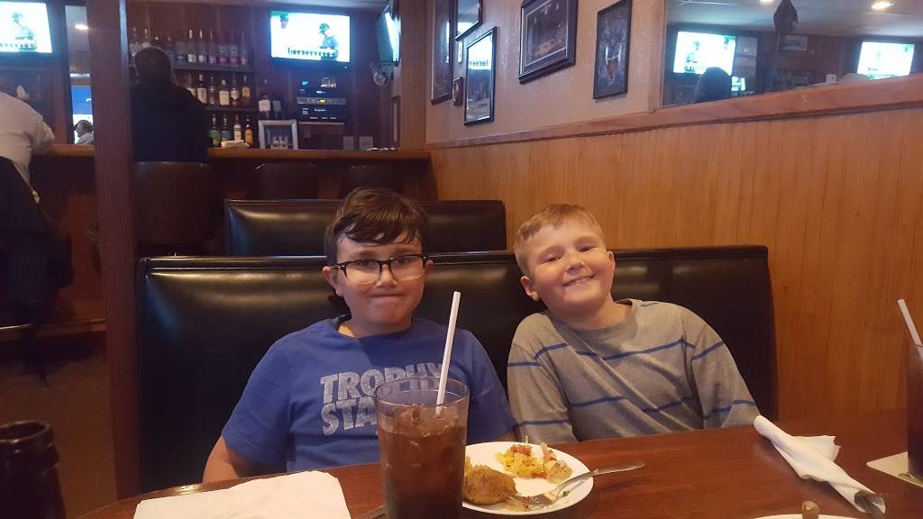 Backstretch Bar & Grill | restaurant | 1784 Bryan Station Rd, Lexington, KY 40505, USA | 8593092225 OR +1 859-309-2225