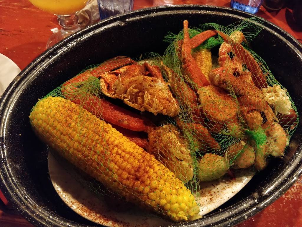 Joes Crab Shack | restaurant | 525 E Harbor Dr, San Diego, CA 92101, USA | 6192337391 OR +1 619-233-7391