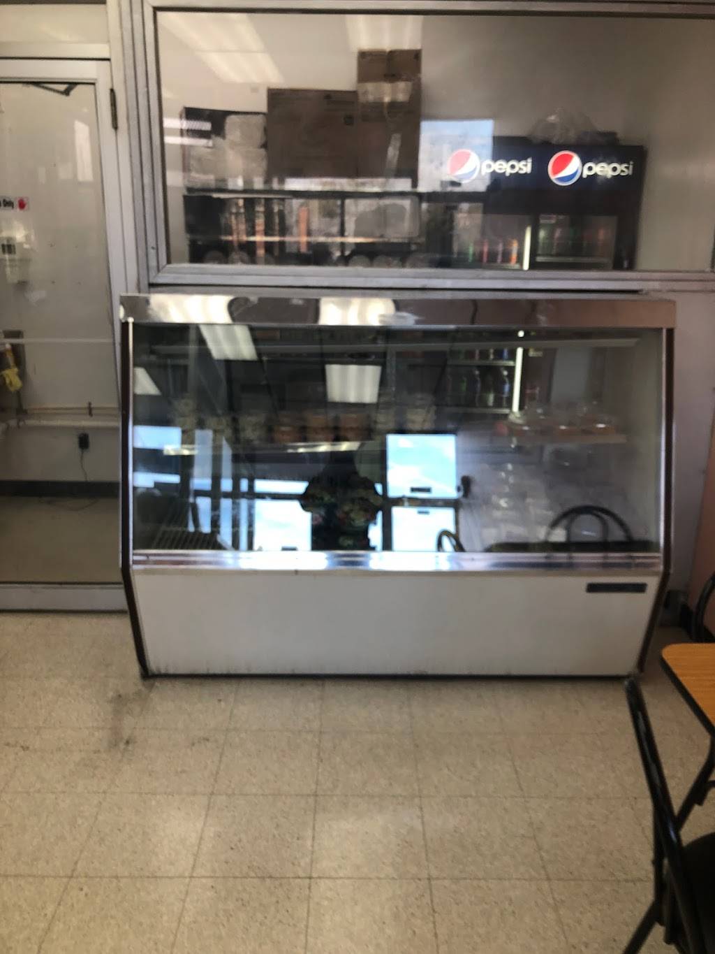 T & J’s Carryout | restaurant | 3842 Crestlyn Rd, Baltimore, MD 21218, USA | 6679303039 OR +1 667-930-3039