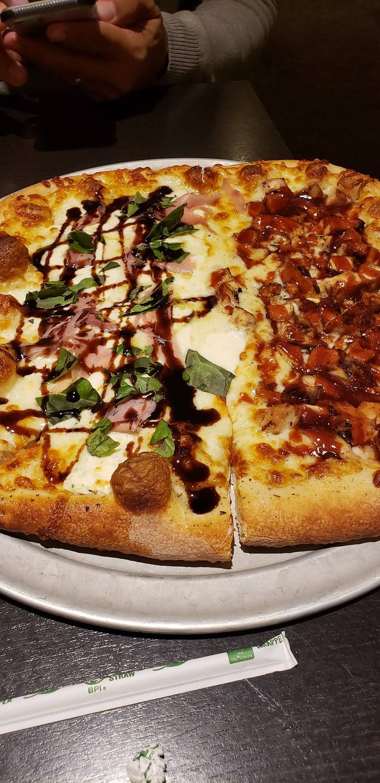 Ninos Pizza | restaurant | 500 Atwood Ave, Cranston, RI 02920, USA | 4019423137 OR +1 401-942-3137