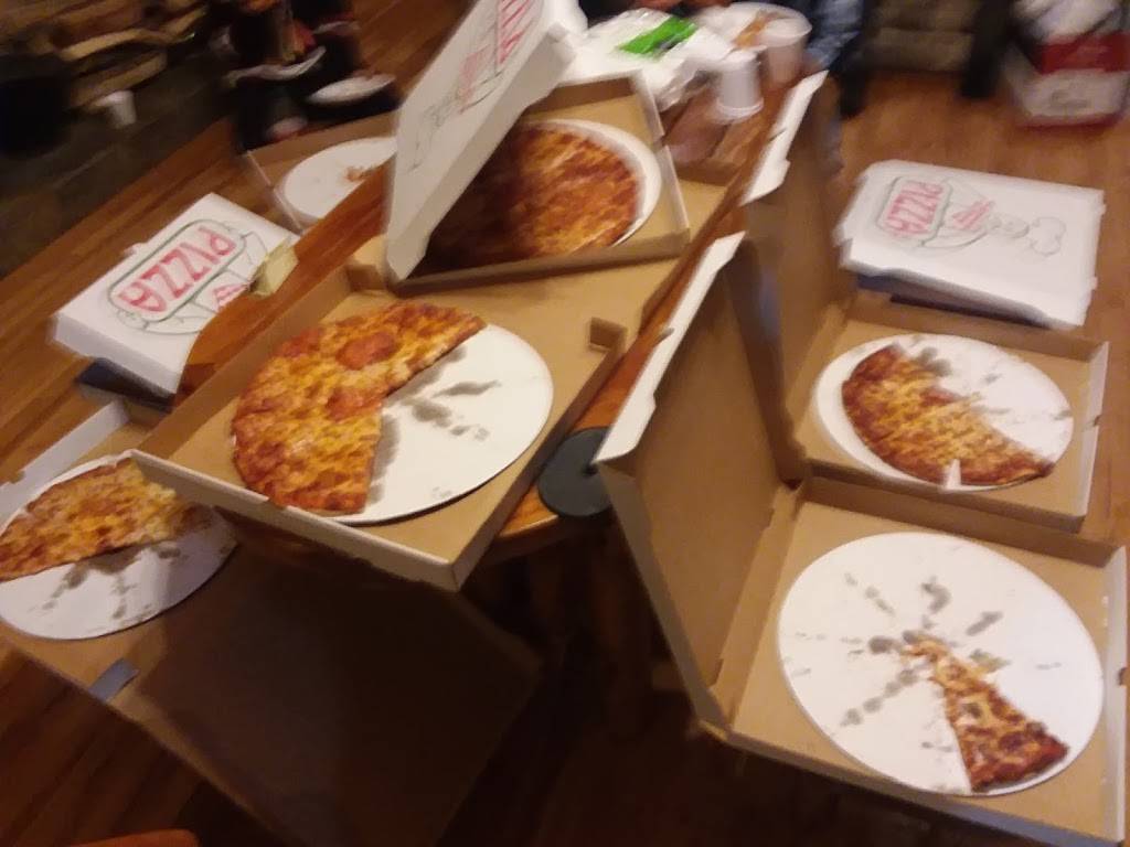 Butchs Pizza North | restaurant | 220 E Wall St, Eagle River, WI 54521, USA | 7154771111 OR +1 715-477-1111