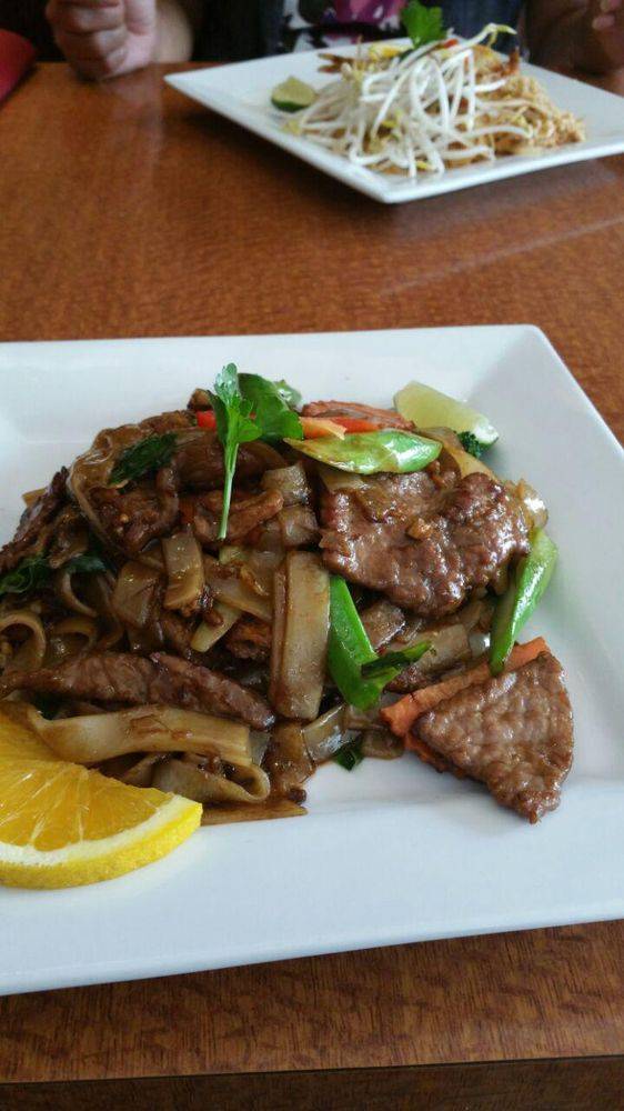 Thai Chef Cuisine | restaurant | 233 Roncesvalles Ave, Toronto, ON M6R 2L6, Canada | 4169150095 OR +1 416-915-0095