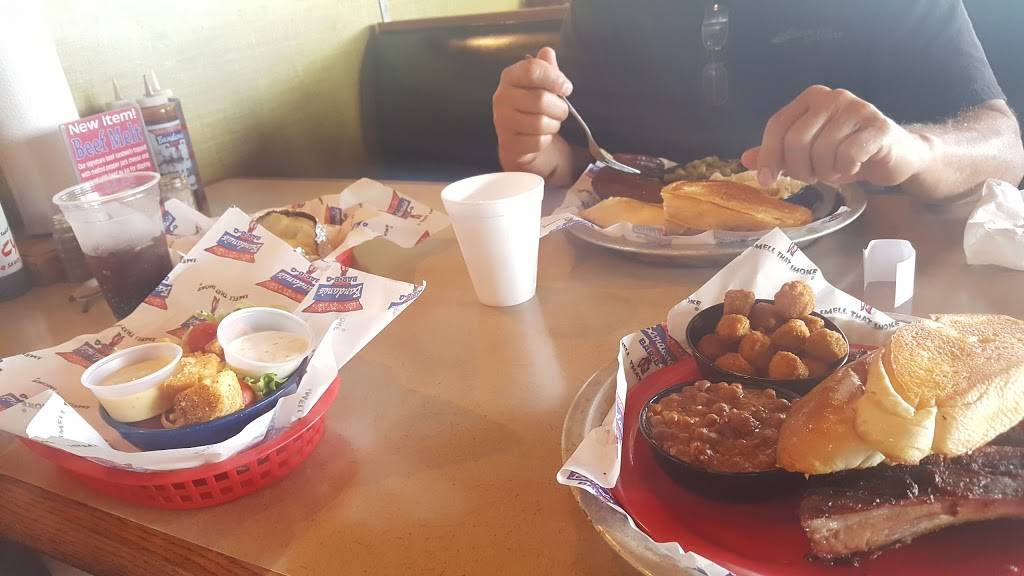 Bandanas Bar-B-Q | restaurant | 6163 Mid Rivers Mall Dr, St Peters, MO 63304, USA | 6369289999 OR +1 636-928-9999