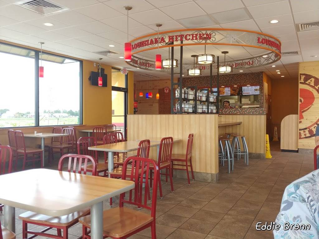 Popeyes Louisiana Kitchen | restaurant | 6615 Interstate Hwy 30, Greenville, TX 75402, USA | 9034227330 OR +1 903-422-7330