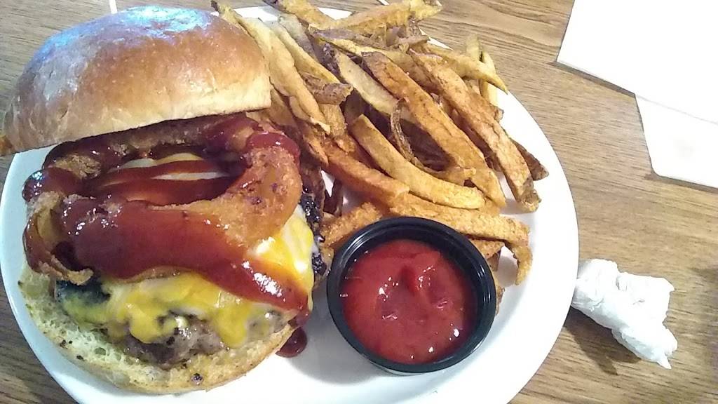 Union House Taproom & Livery | restaurant | 12 E Main St, Richland, PA 17087, USA | 7178669394 OR +1 717-866-9394