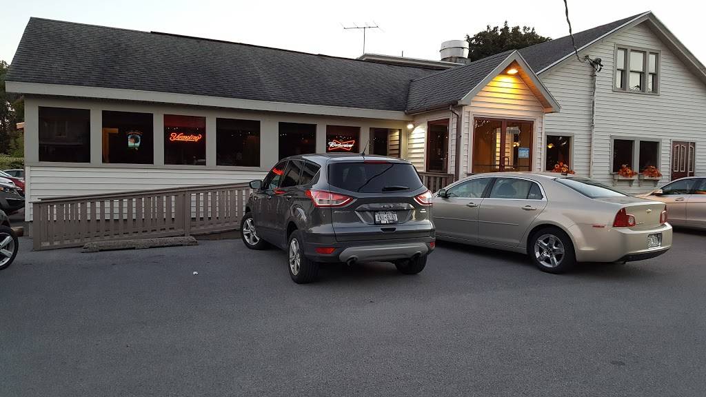 Aquinos Restaurant | restaurant | 910 Floyd Ave, Rome, NY 13440, USA | 3153377440 OR +1 315-337-7440