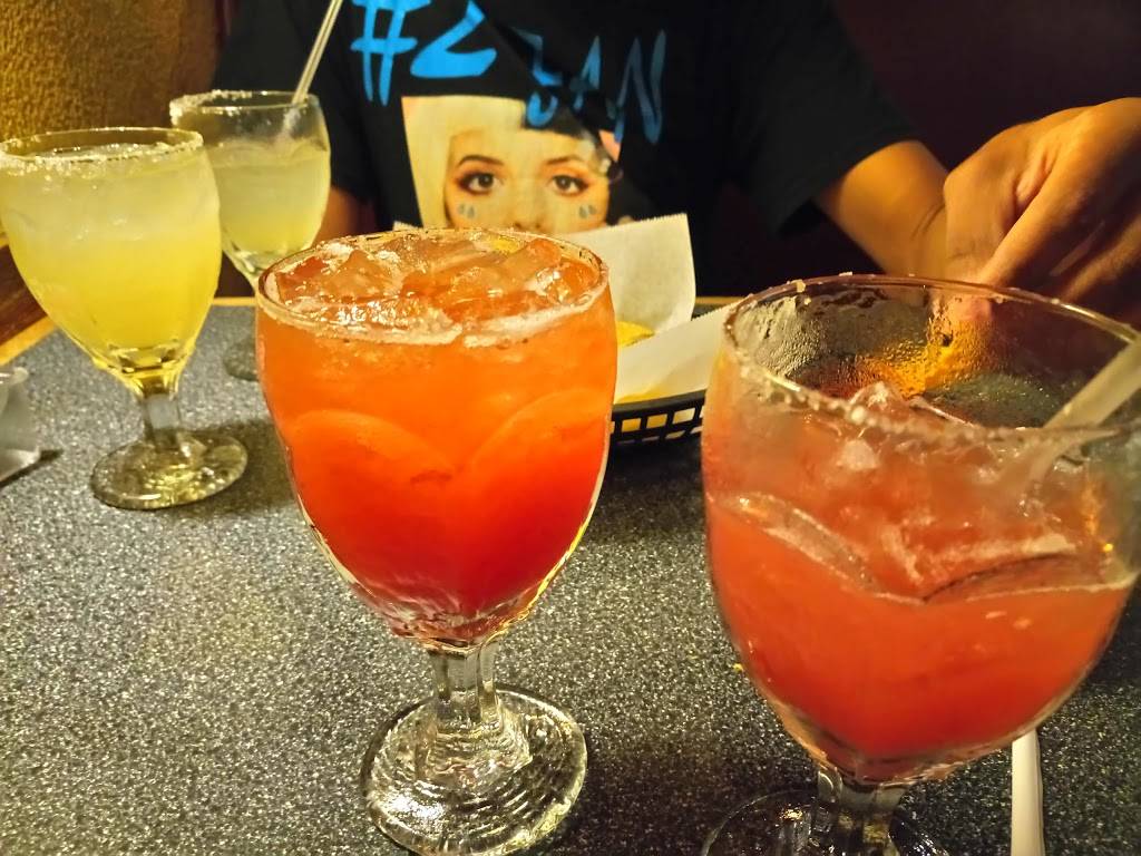 Jalapenos Mexican Restaurant | restaurant | 8840 Abercorn St #5, Savannah, GA 31406, USA | 9129200704 OR +1 912-920-0704