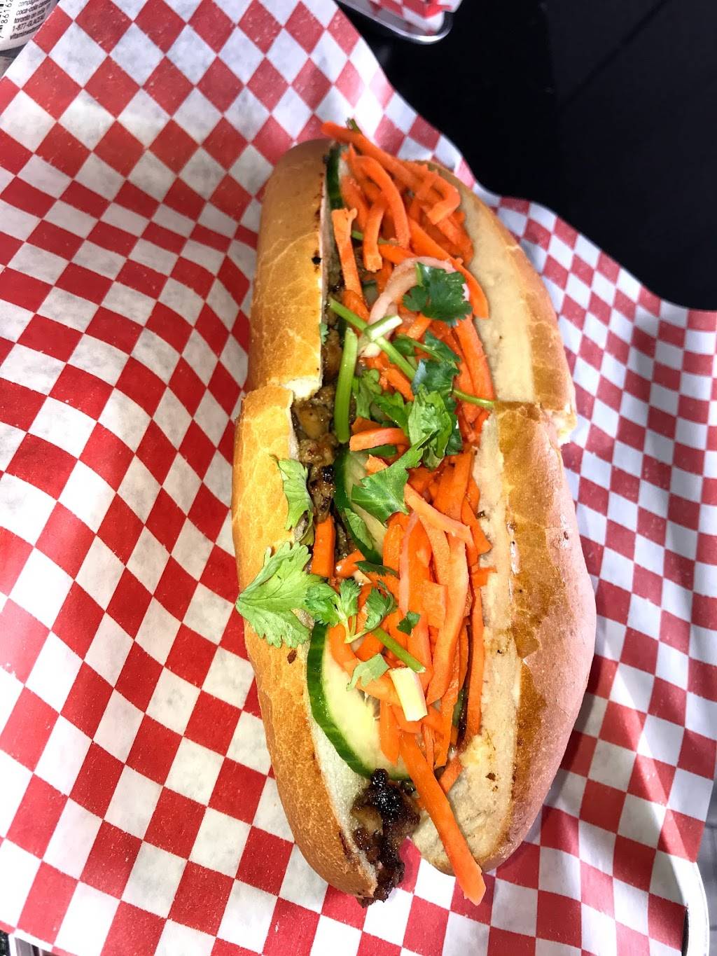 Banh Mi Boys | restaurant | 2365 Yonge St, Toronto, ON M4P 3J6, Canada | 6473453585 OR +1 647-345-3585