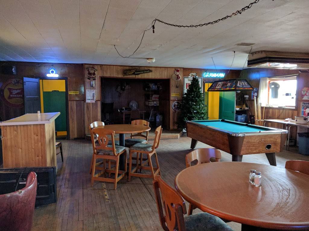Ches & Pats Pine Tree Inn | restaurant | 38532 US-18, Prairie du Chien, WI 53821, USA | 6083262543 OR +1 608-326-2543