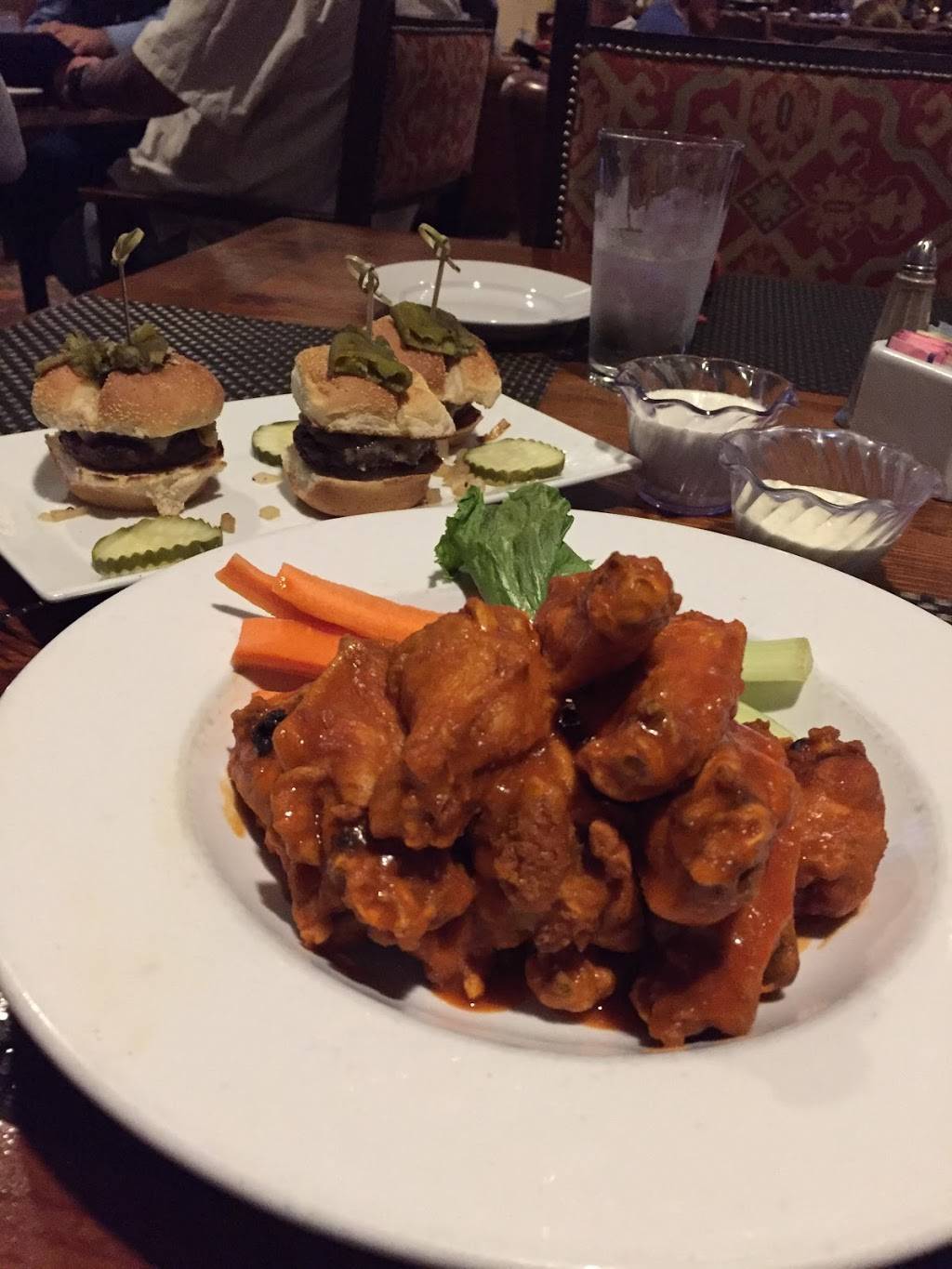 Dukes Lounge/Legends Restaraunt | restaurant | 12684 Gila Bend Hwy, Casa Grande, AZ 85193, USA | 5203818112 OR +1 520-381-8112