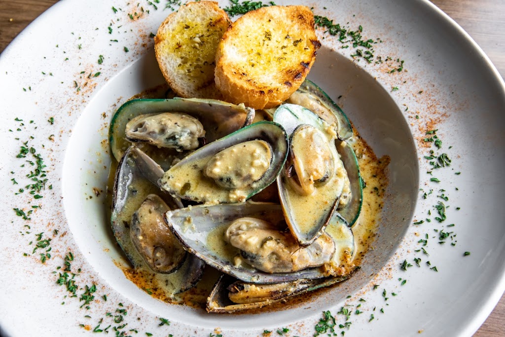 Sea Salt Seafood Howell Mill | restaurant | 1801 Howell Mill Rd NW Suite 400, Atlanta, GA 30318, USA | 4047092125 OR +1 404-709-2125