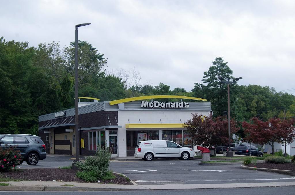 McDonalds | cafe | 914 Washington St, Middletown, CT 06457, USA | 8603440666 OR +1 860-344-0666