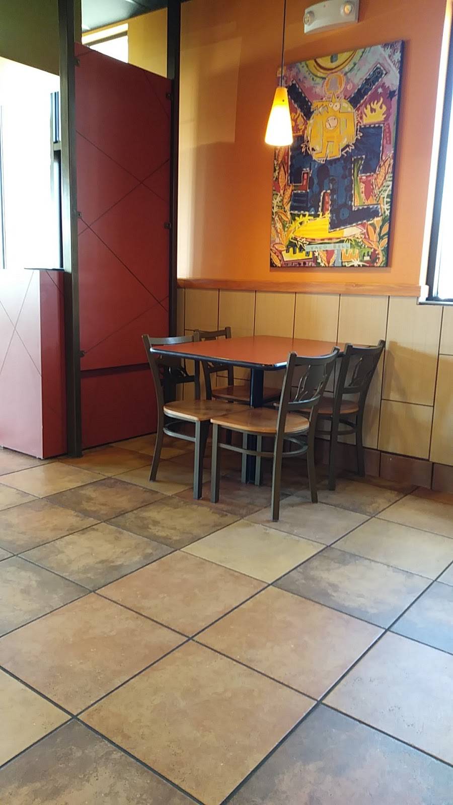 Taco Bell | meal takeaway | 209 Norfleet Dr, Senatobia, MS 38668, USA | 6625628300 OR +1 662-562-8300