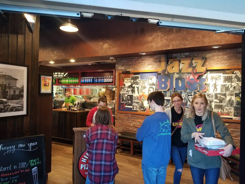 Hideaway Pizza | restaurant | 3832, 116 E 5th St, Edmond, OK 73034, USA | 4053484777 OR +1 405-348-4777