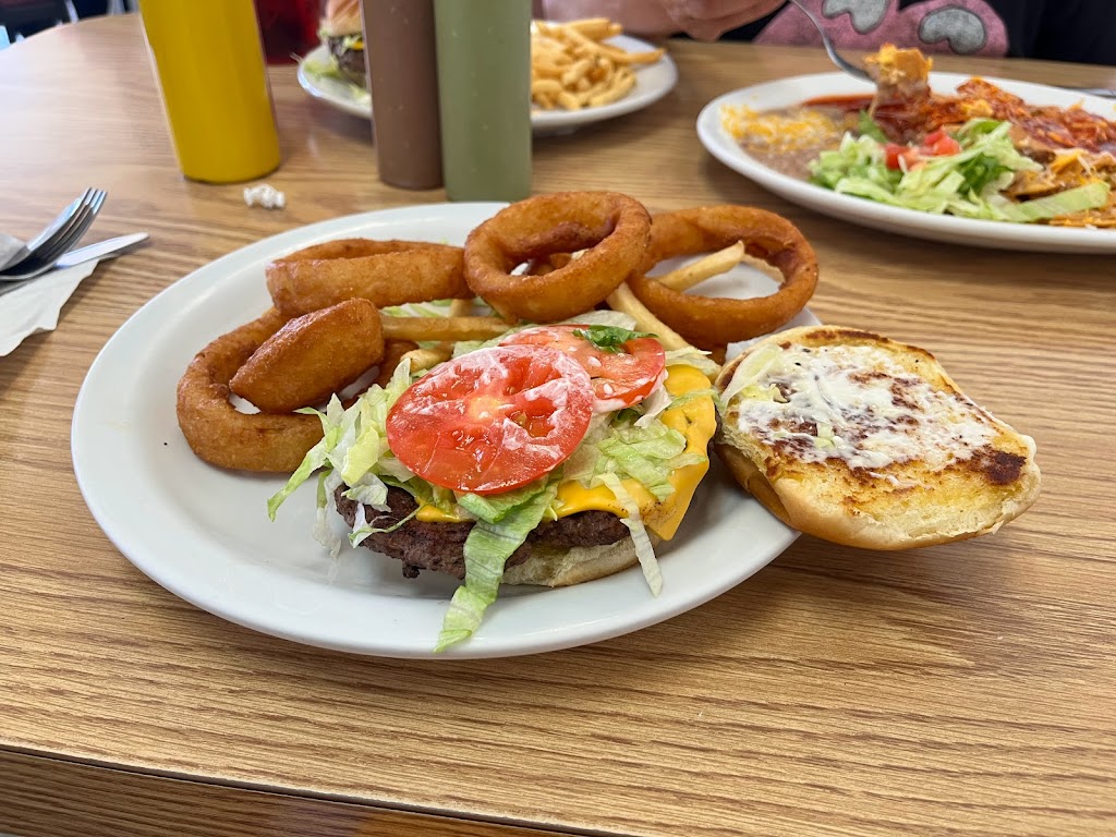 El Charro | restaurant | 2042 E Evans Ave, Pueblo, CO 81004, USA | 7195458228 OR +1 719-545-8228