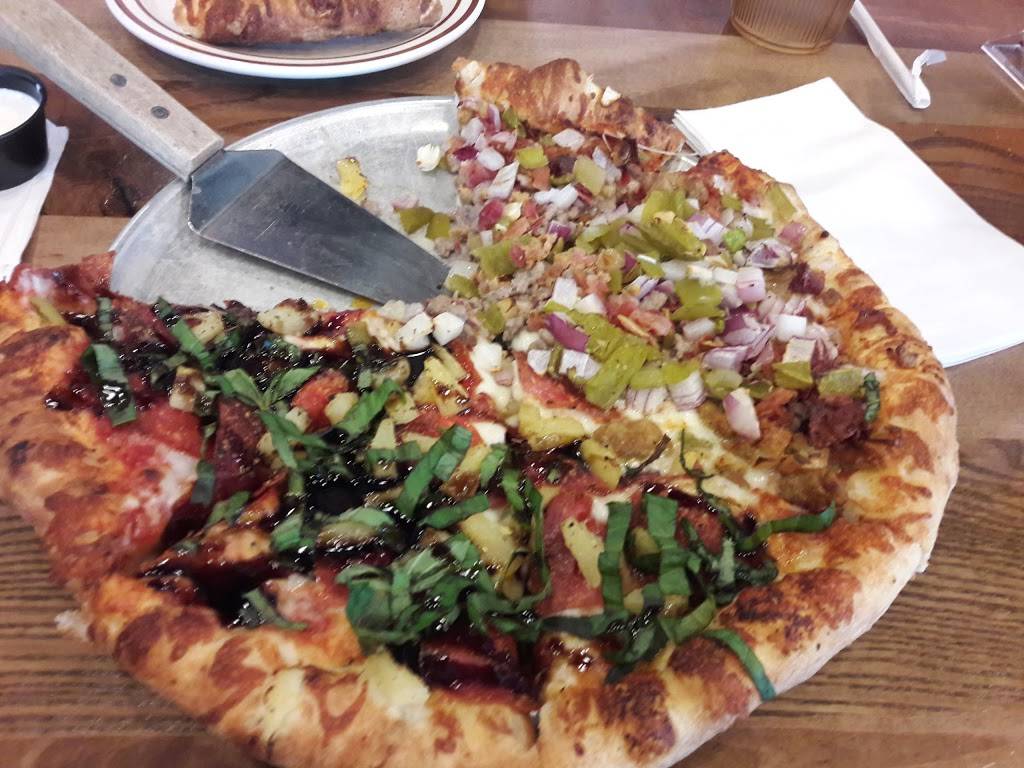 Hideaway Pizza | restaurant | 1701 Shedeck Pkwy, Yukon, OK 73099, USA | 4052314777 OR +1 405-231-4777