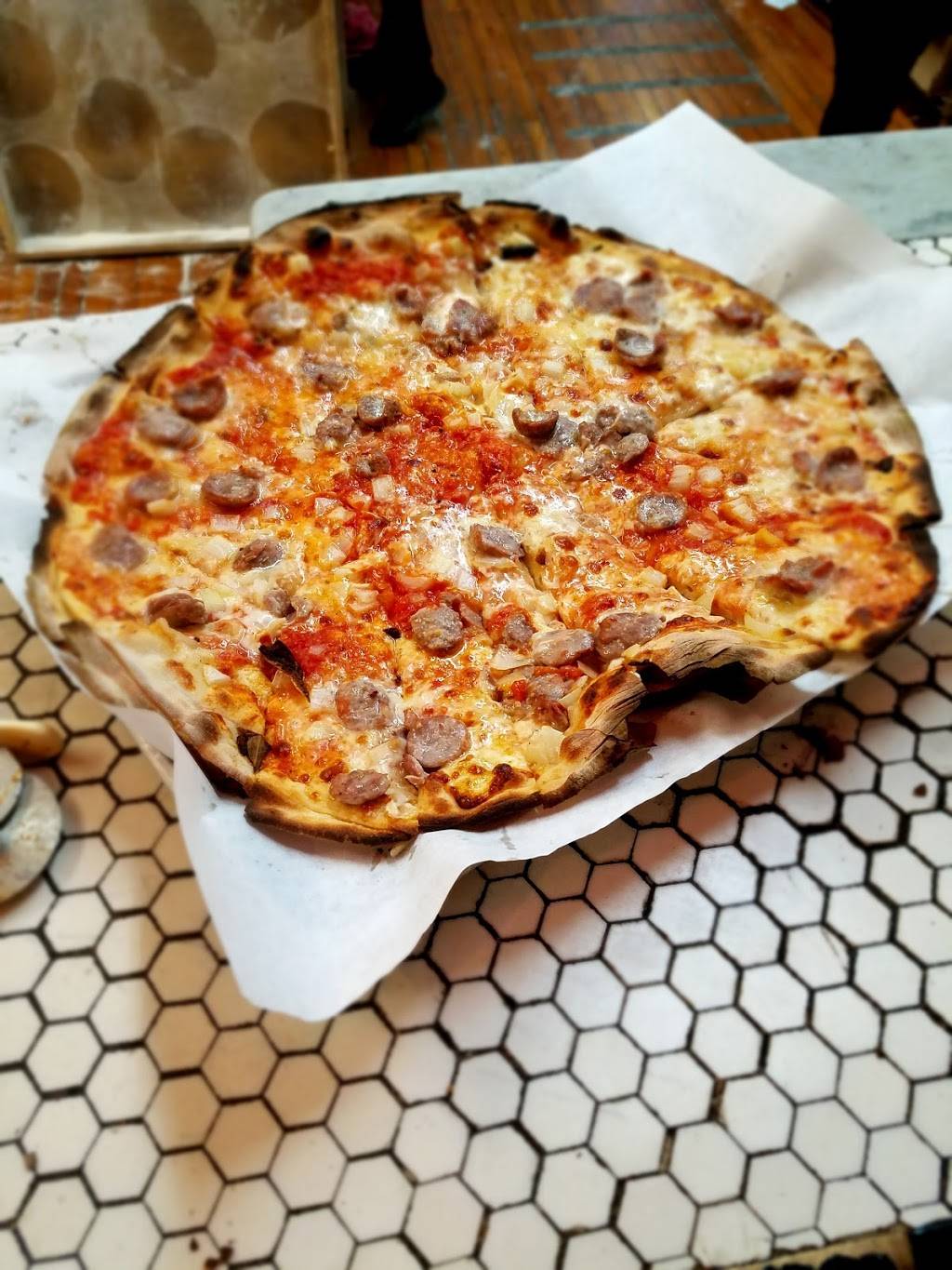 Frank Pepes The Spot | restaurant | 163 Wooster St, New Haven, CT 06511, USA | 2038657602 OR +1 203-865-7602