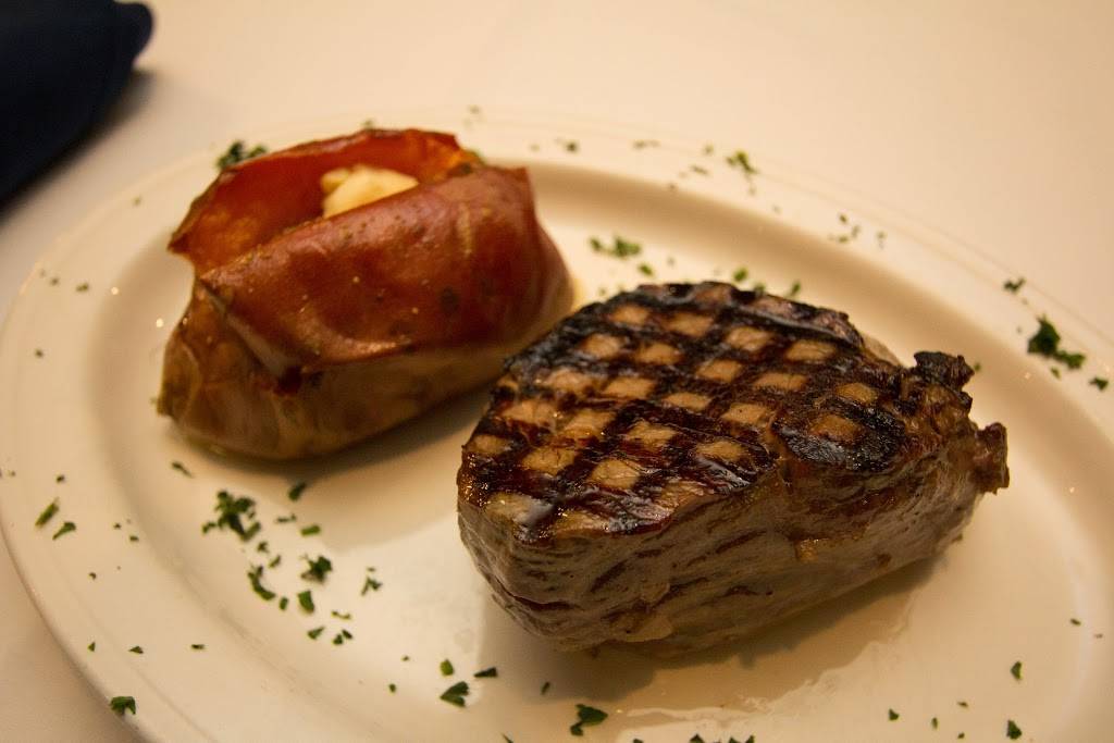 Chucks Steak House / Margaritagrill | restaurant | 10 Prospect St, Auburn, MA 01501, USA | 5088322553 OR +1 508-832-2553