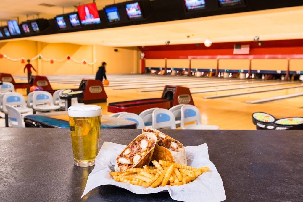 Thunderbird Lanes | restaurant | 1117 8th St, Baraboo, WI 53913, USA | 6083569111 OR +1 608-356-9111