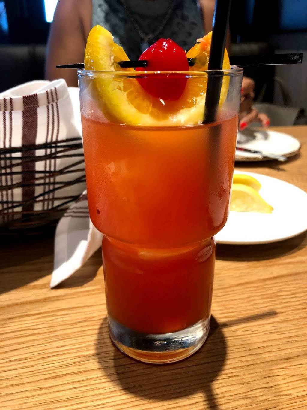 The Barrel Club | restaurant | 4910 W 111th St, Oak Lawn, IL 60453, USA | 7085813357 OR +1 708-581-3357