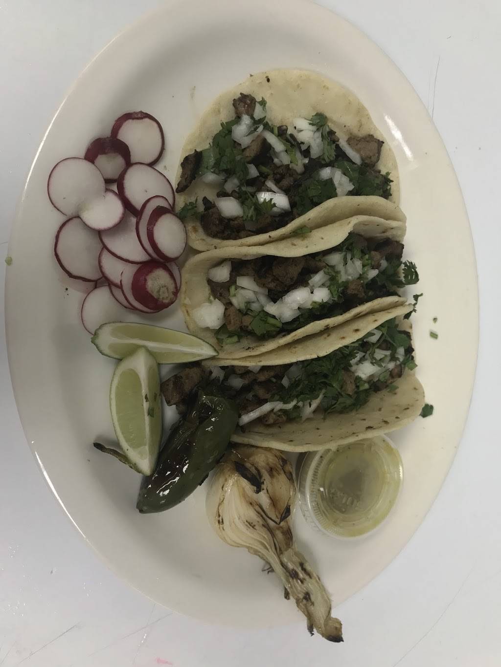 los tres hermanos resturante | restaurant | 3738 E Lombard St, Baltimore, MD 21224, USA | 4107323228 OR +1 410-732-3228