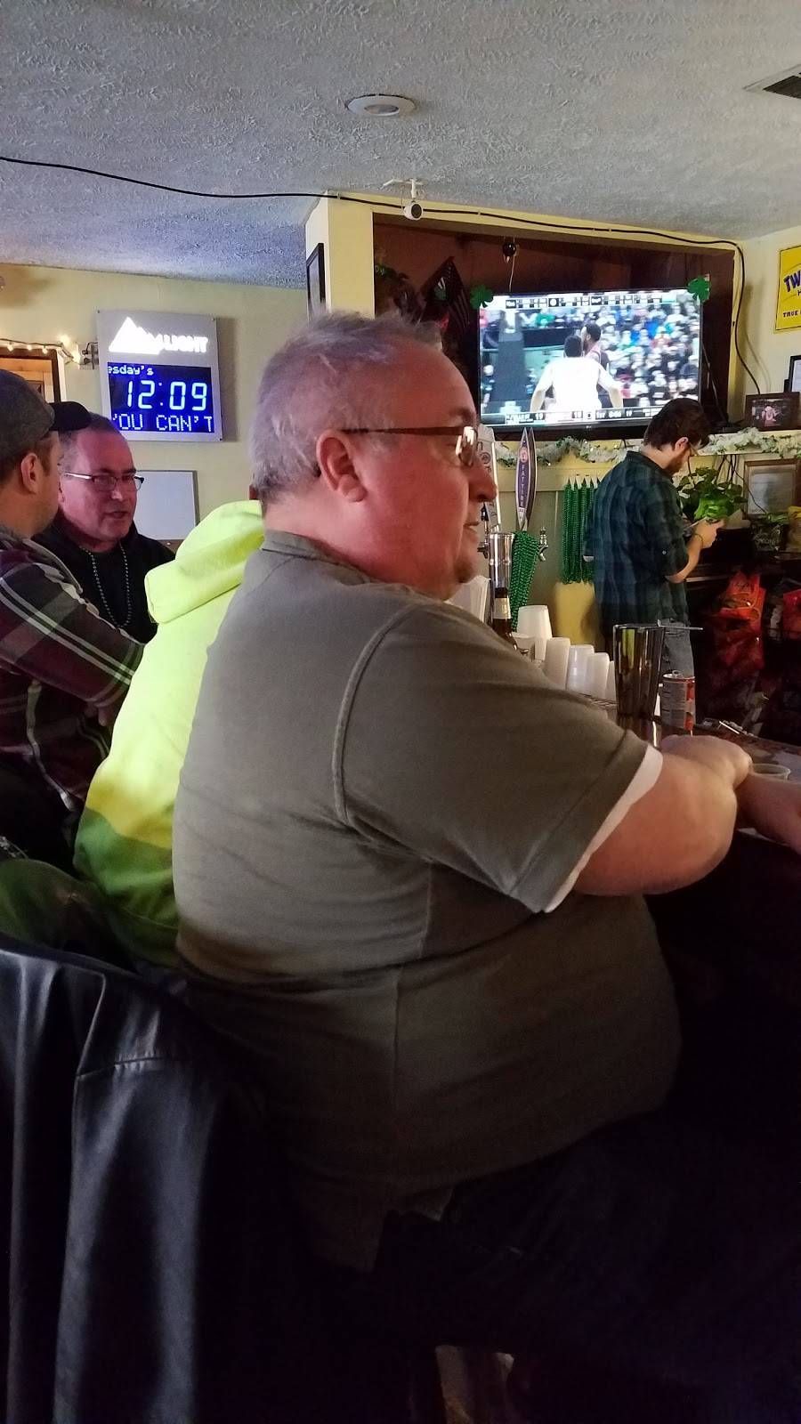 Uncs Patio Lounge | night club | 10584 E Washington St, Chagrin Falls, OH 44023, USA | 4405432799 OR +1 440-543-2799