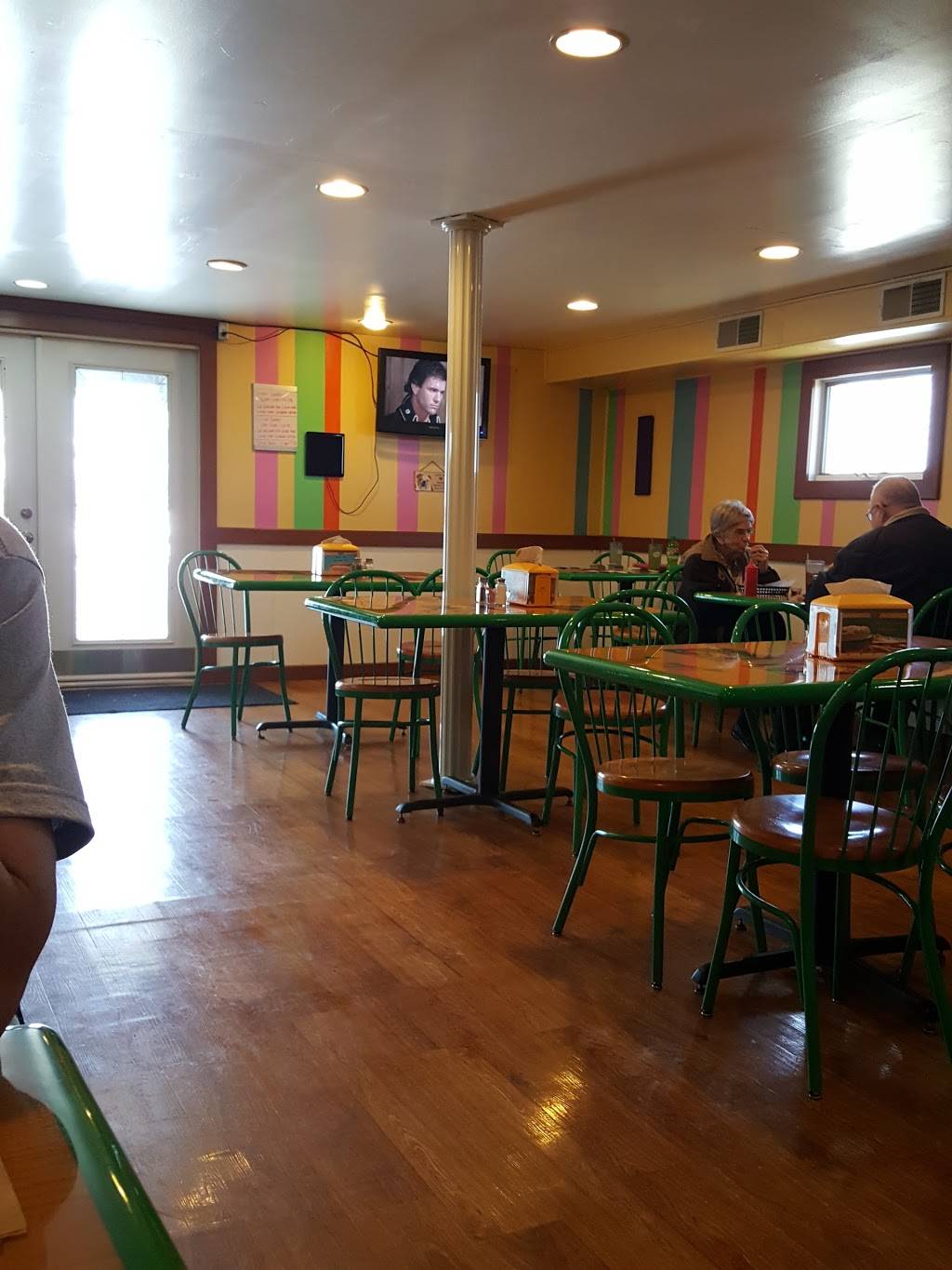 The Bulldog Cafe | restaurant | 404 W Vine St, Edgerton, OH 43517, USA | 4192983630 OR +1 419-298-3630