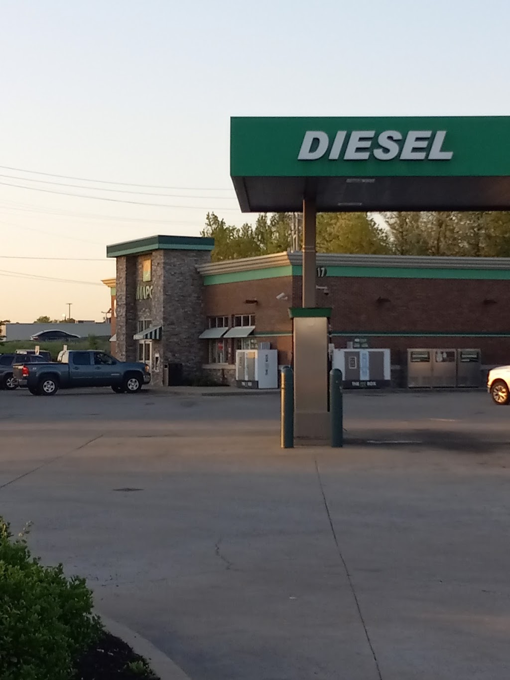 MAPCO Mart | restaurant | 404 S Broadway, Portland, TN 37148, USA | 6153253940 OR +1 615-325-3940