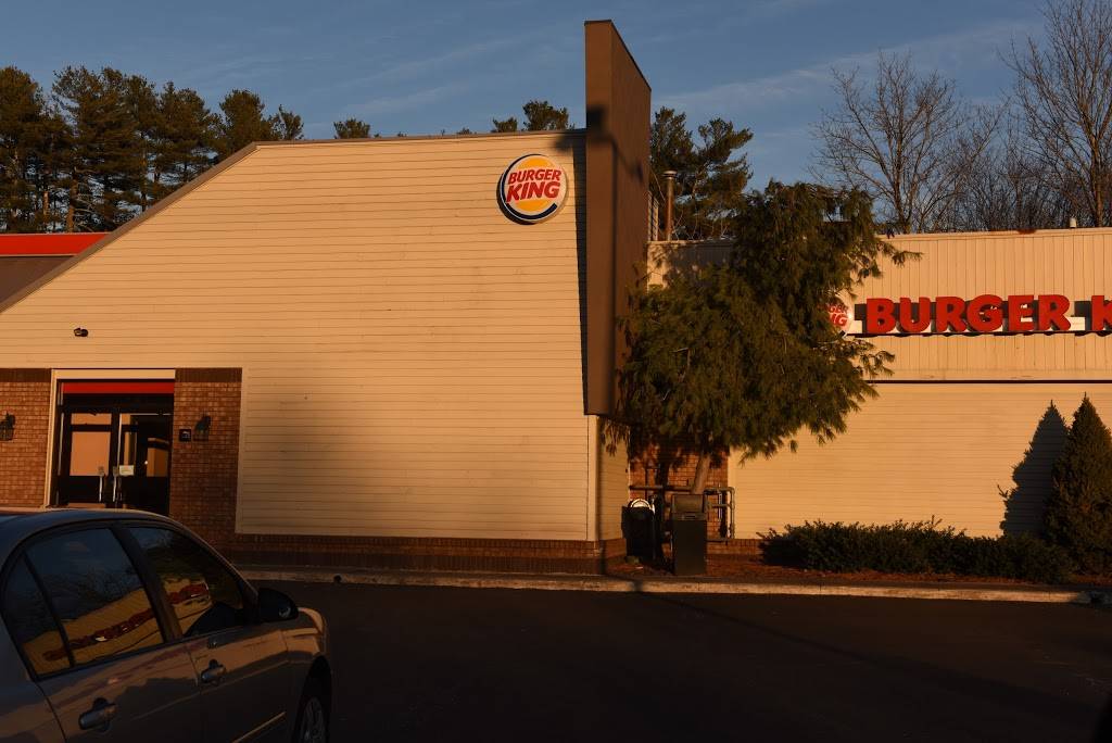 Burger King | restaurant | 6 Putnam Pike, Dayville, CT 06241, USA | 8607747596 OR +1 860-774-7596
