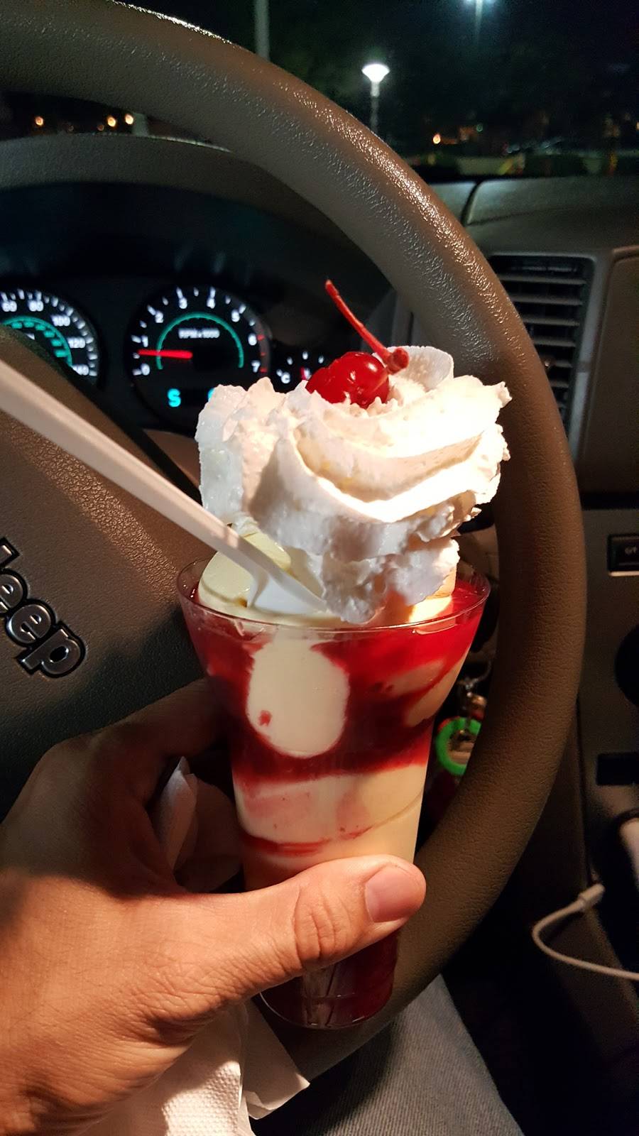 Fosters Freeze | restaurant | 117 E Carson St, Carson, CA 90745, USA | 3108355050 OR +1 310-835-5050