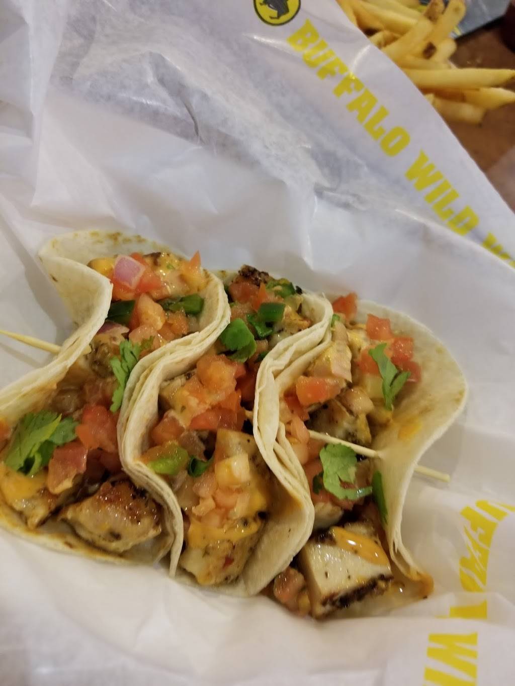 Buffalo Wild Wings | restaurant | 1050 Stafford Market Pl, Stafford, VA 22556, USA | 5402880580 OR +1 540-288-0580