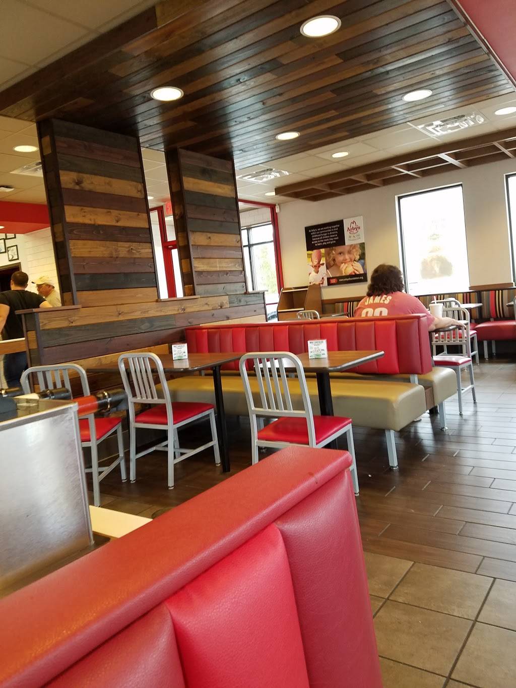 Arbys | restaurant | 417 W Main St, Ravenna, OH 44266, USA | 3305774223 OR +1 330-577-4223