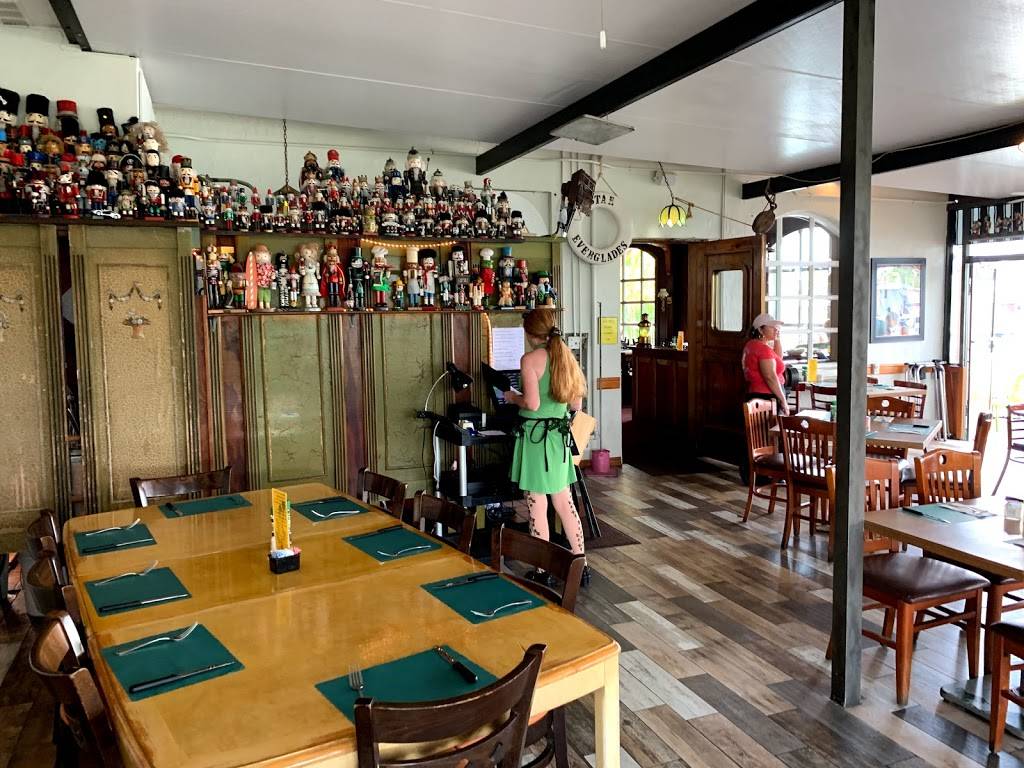 Little Bar Restaurant | restaurant | 205 Harbor Pl N, Goodland, FL 34140, USA | 2393945663 OR +1 239-394-5663