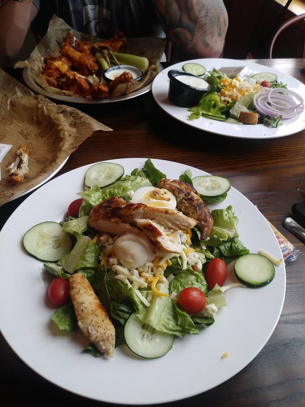 Kickin Chicken | restaurant | 349 W Coleman Blvd, Mt Pleasant, SC 29464, USA | 8438818734 OR +1 843-881-8734