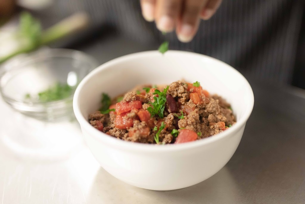 Cocoa Chili Restaurant & Catering | restaurant | 135 N Kedzie Ave, Chicago, IL 60612, USA | 3127253170 OR +1 312-725-3170