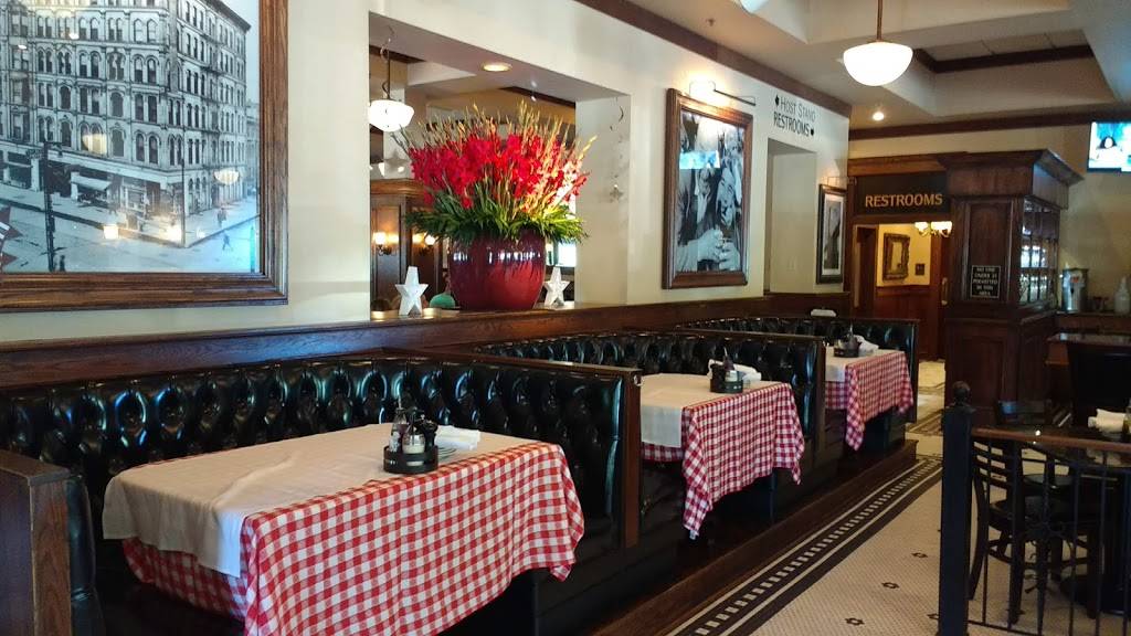 Maggianos Little Italy | restaurant | Fashion Mall, 3550 E 86th St, Indianapolis, IN 46240, USA | 3178140700 OR +1 317-814-0700