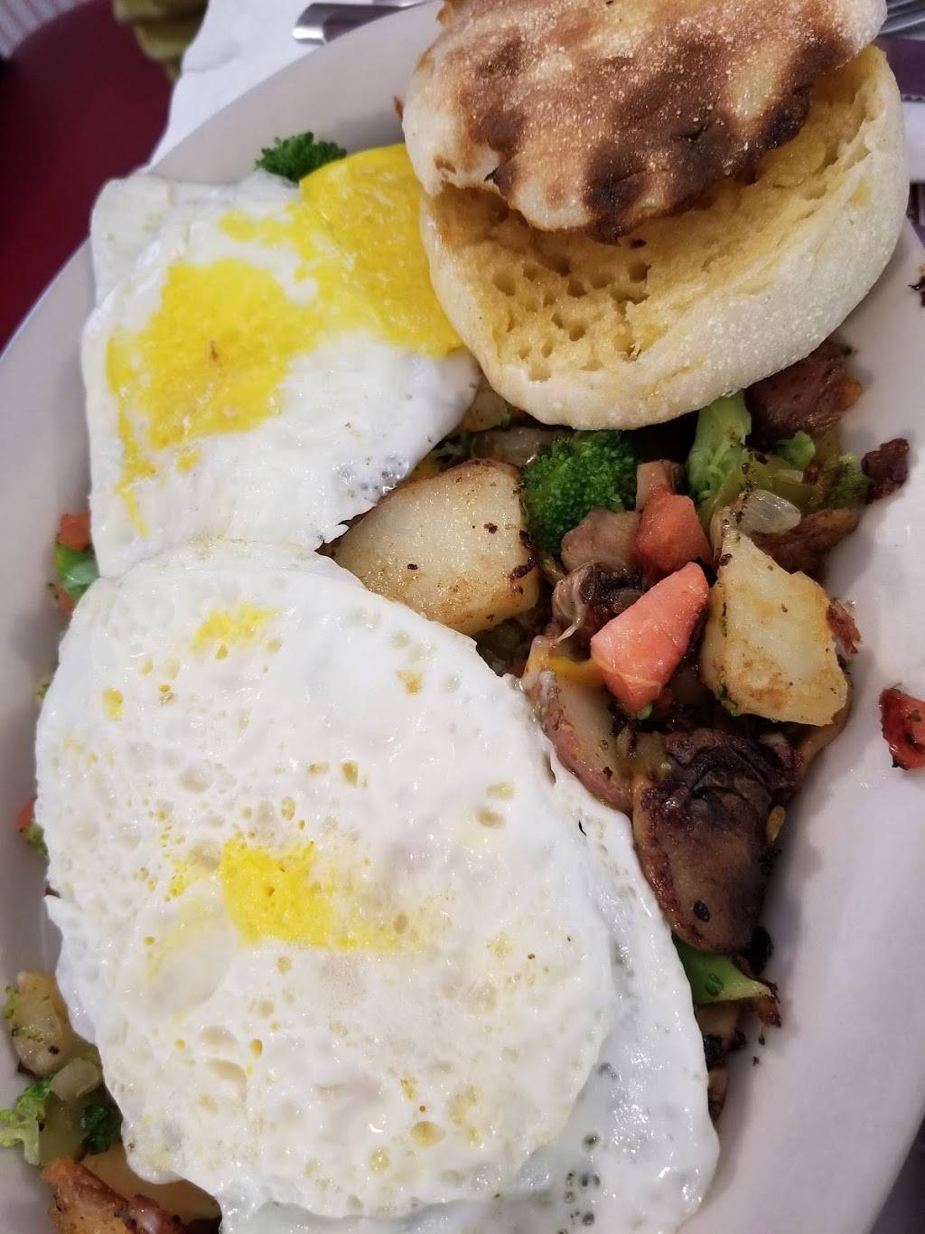 Munroes Family Restaurant | restaurant | 633 US-3, Twin Mountain, NH 03595, USA | 6038465542 OR +1 603-846-5542