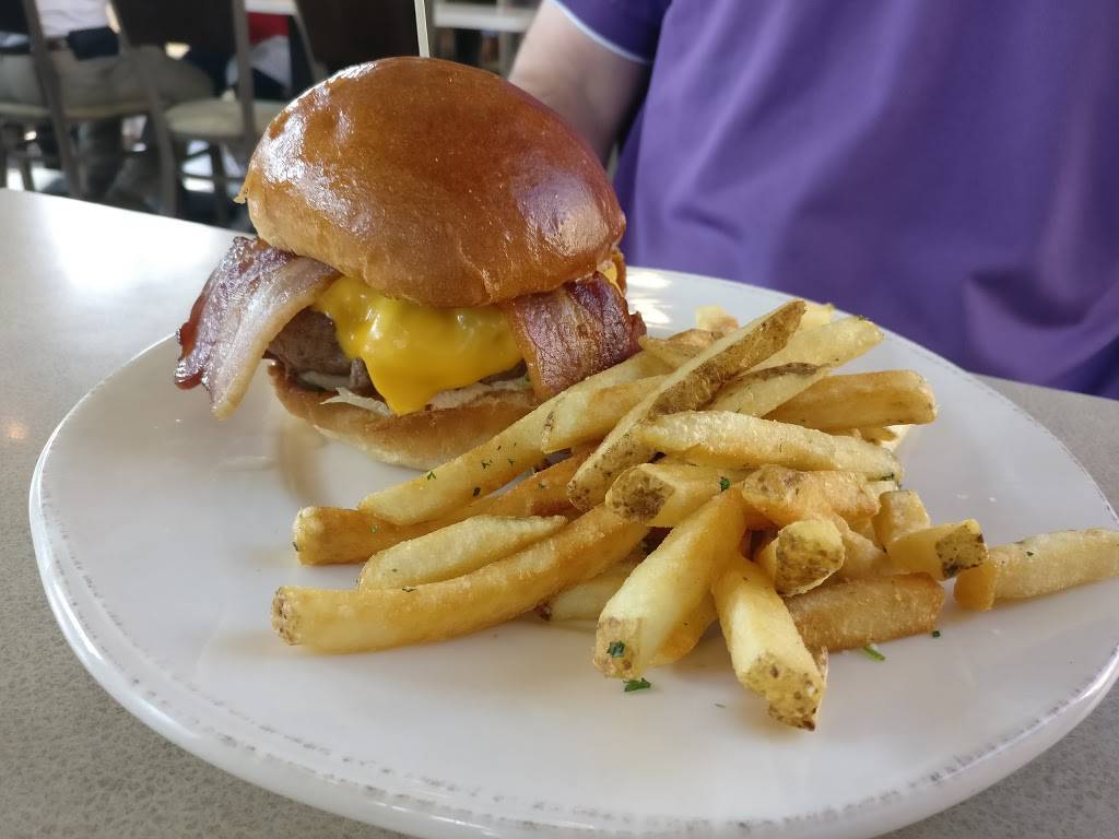 Dakota Junction | restaurant | 2281 Commerce Blvd, Mound, MN 55364, USA | 9524791519 OR +1 952-479-1519