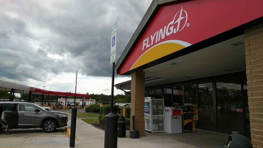 Flying J Travel Center | restaurant | 111 Mill St, Latta, SC 29565, USA | 8437525047 OR +1 843-752-5047