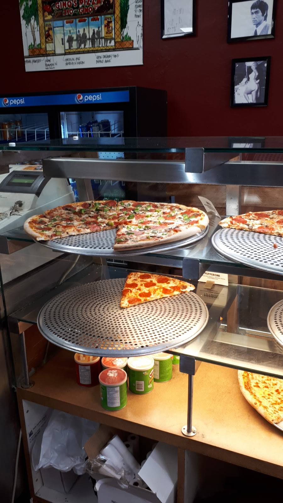 Ginos Pizza | restaurant | 2387 Yonge St, Toronto, ON M4P 2E7, Canada | 4164840004 OR +1 416-484-0004