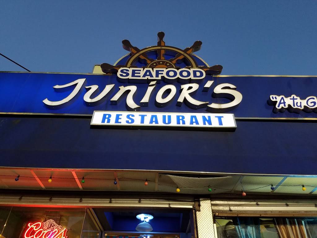 Juniors | restaurant | 20 W Burnside Ave, Bronx, NY 10453, USA | 7185836565 OR +1 718-583-6565