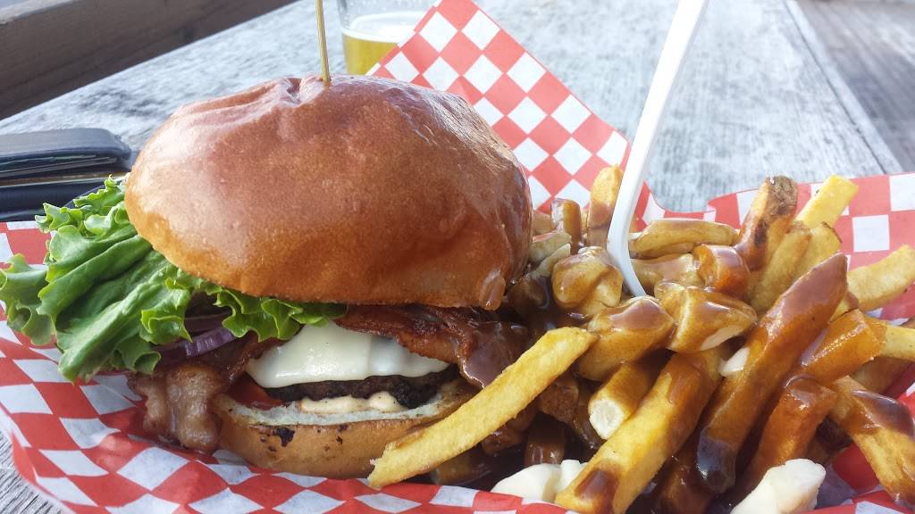 Jack Burger Pub | restaurant | 45 Duke St W, Kitchener, ON N2H 3W6, Canada | 5197442644 OR +1 519-744-2644