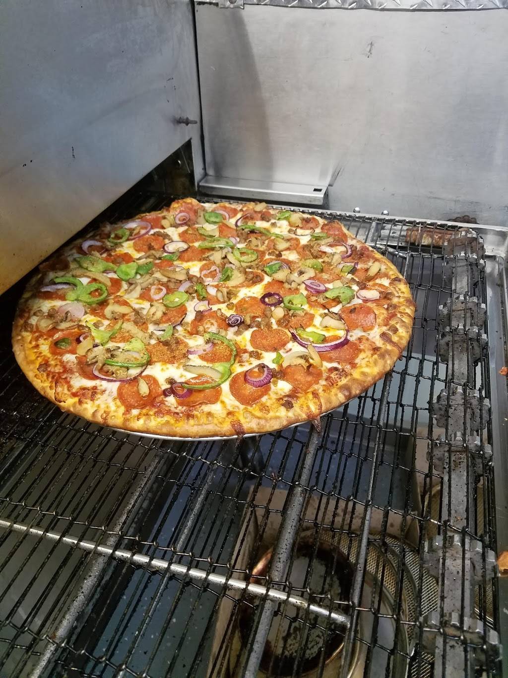 Corner Pizza & Subs LLC | restaurant | 101 N Westminster St, Waynesfield, OH 45896, USA | 4195681133 OR +1 419-568-1133