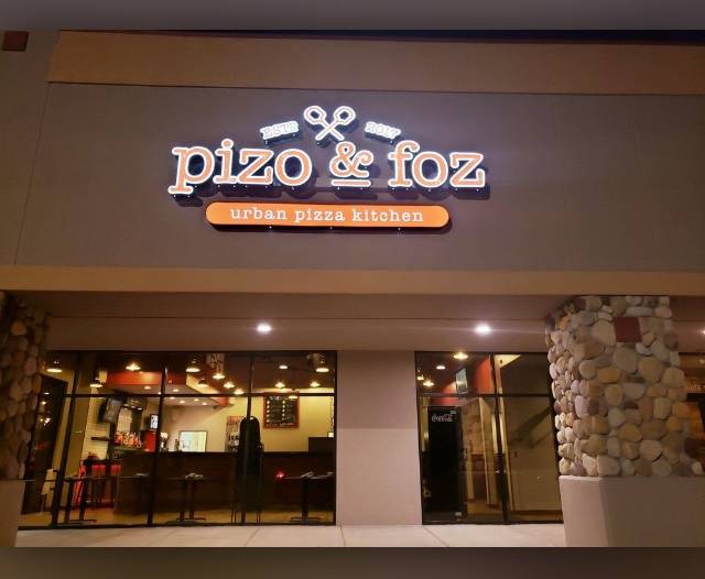 Pizo & Foz Urban Pizza Kitchen | restaurant | 4100 E Bristol St, Elkhart, IN 46514, USA | 5742271337 OR +1 574-227-1337