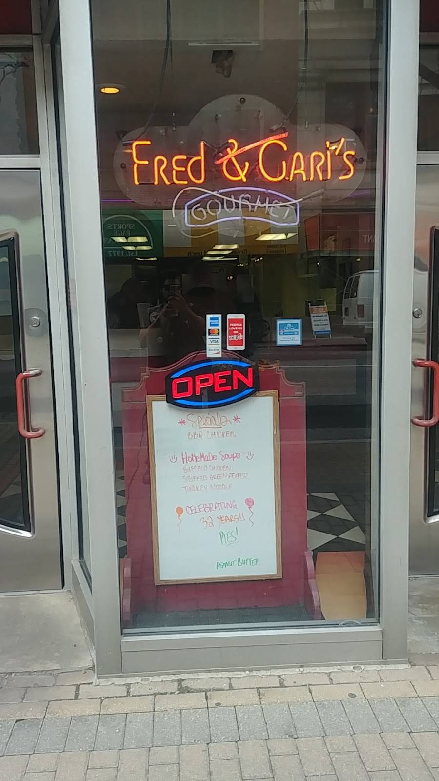 Fred & Garis | restaurant | 629 Vine St, Cincinnati, OH 45202, USA | 5137849000 OR +1 513-784-9000