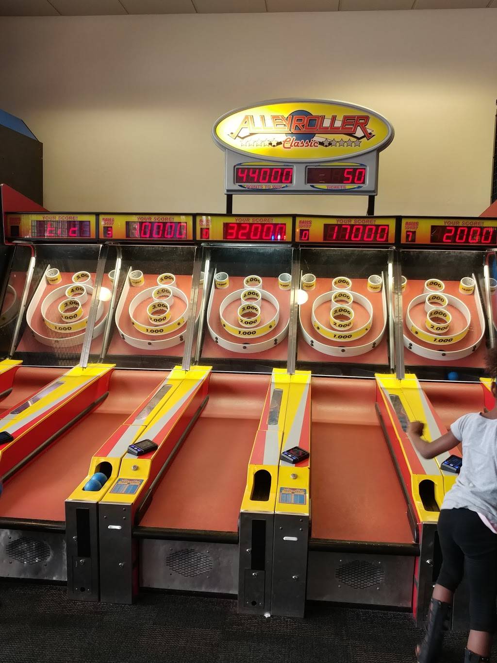 Chuck E. Cheese | restaurant | 7456 W Colonial Dr, Orlando, FL 32818, USA | 4075215997 OR +1 407-521-5997